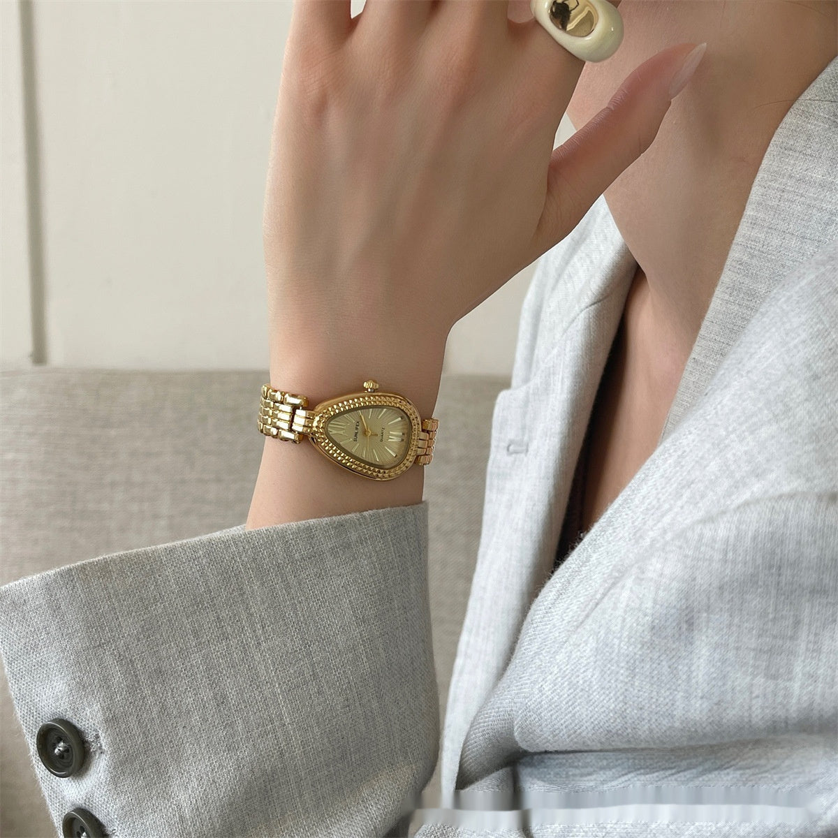 Fashion Alloy Women's Watch The Max Mall