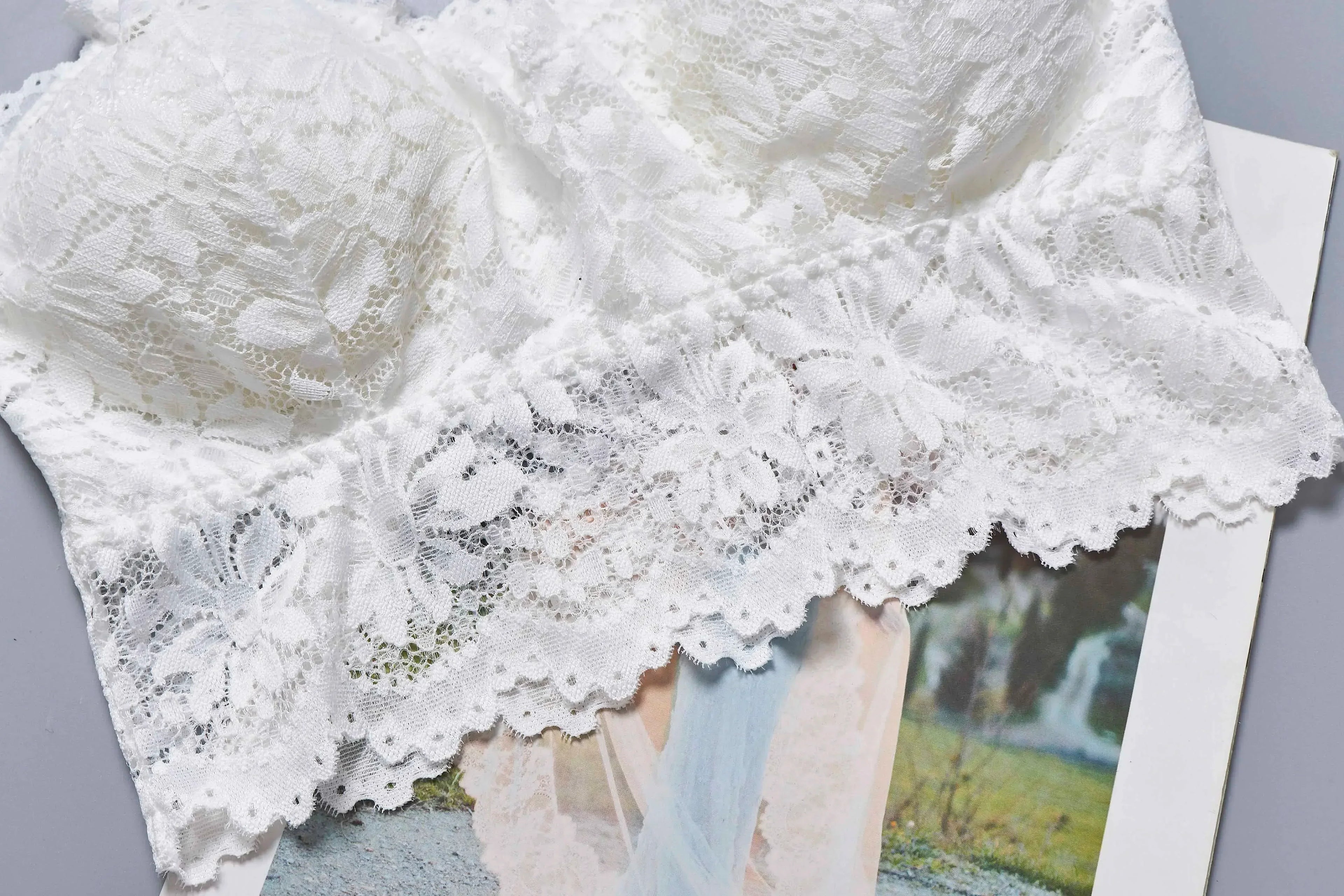 Women's Wireless Tube Top Bra - Lace Bandeau Push Up Padded Strapless Bralette M-XL